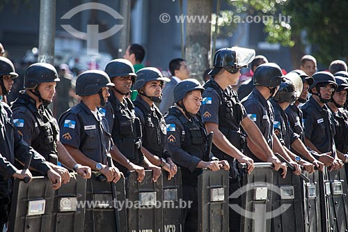 Assunto: Tropa de choque da Polícia Militar durante o desfile em comemoração ao Sete de Setembro na Avenida Presidente Vargas / Local: Centro - Rio de Janeiro (RJ) - Brasil / Data: 09/2013 