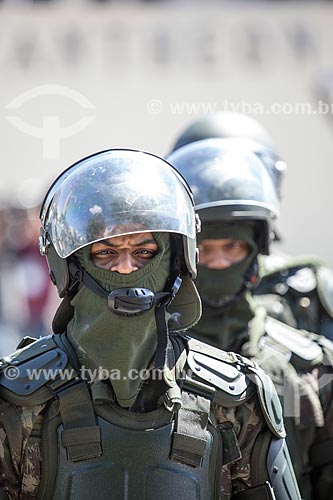  Assunto: Soldado da Tropa de Choque da Polícia do Exército durante o desfile em comemoração ao Sete de Setembro na Avenida Presidente Vargas / Local: Centro - Rio de Janeiro (RJ) - Brasil / Data: 09/2013 