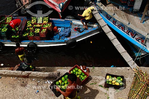  Assunto: Desembarque de frutas no Porto de Manaus / Local: Manaus - Amazonas (AM) - Brasil / Data: 09/2013 