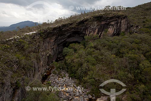  Assunto: Ponte de Pedra no Parque Estadual de Ibitipoca / Local: Santa Rita de Ibitipoca - Minas Gerais (MG) - Brasil / Data: 11/2011 