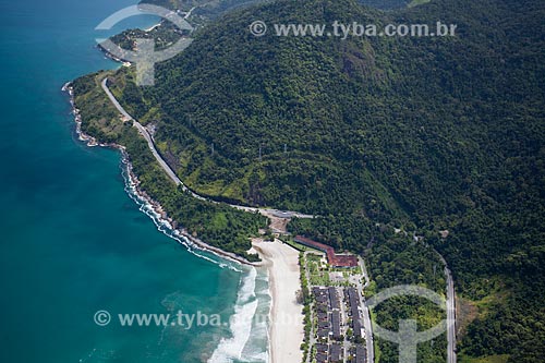  Assunto: Foto aérea de trecho Rodovia Rio-Santos (BR-101) próximo à Praia Brava / Local: Angra dos Reis - Rio de Janeiro (RJ) - Brasil / Data: 04/2011 