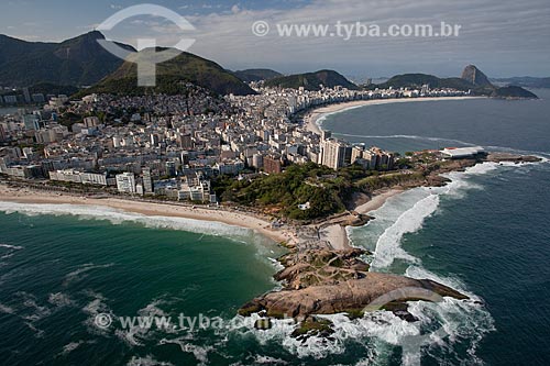  Assunto: Foto aérea da Praia do Arpoador com a Praia de Copacabana ao fundo / Local: Ipanema - Rio de Janeiro (RJ) - Brasil / Data: 04/2011 