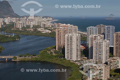  Assunto: Foto aérea da Lagoa da Tijuca com as Ilhas Cagarras ao fundo / Local: Barra da Tijuca - Rio de Janeiro (RJ) - Brasil / Data: 03/2012 