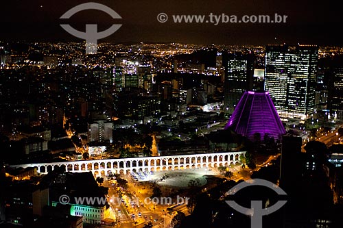  Assunto: Foto aérea dos Arcos da Lapa (1750) e da Catedral de São Sebastião do Rio de Janeiro (1979) / Local: Centro - Rio de Janeiro (RJ) - Brasil / Data: 04/2011 
