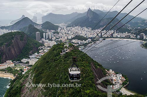  Assunto: Bondinho fazendo a travessia entre o Morro da Urca e o Pão de Açúcar / Local: Urca - Rio de Janeiro (RJ) - Brasil / Data: 11/2013 