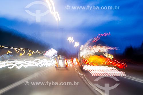  Assunto: Movimento de carros em rodovia / Local: Santa Catarina (SC) - Brasil / Data: 10/2013 