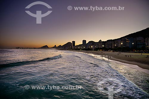  Assunto: Pôr do sol na Praia de Copacabana visto a partir da Praia do Leme / Local: Leme - Rio de Janeiro (RJ) - Brasil / Data: 06/2013 