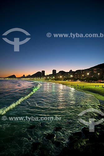  Assunto: Pôr do sol na Praia de Copacabana visto a partir da Praia do Leme / Local: Leme - Rio de Janeiro (RJ) - Brasil / Data: 06/2013 