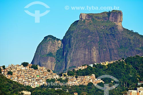  Assunto: Favela da Rocinha com a Pedra da Gávea ao fundo / Local: São Conrado - Rio de Janeiro (RJ) - Brasil / Data: 07/2013 
