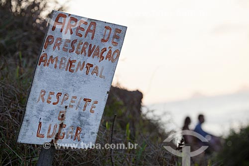  Assunto: Placa indicando área de preservação ambiental na Pedra do Arpoador / Local: Ipanema - Rio de Janeiro (RJ) - Brasil / Data: 10/2013 
