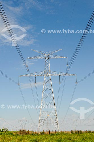  Assunto: Torres de transmissão de energia elétrica / Local: Ilha Solteira - São Paulo (SP) - Brasil / Data: 10/2013 