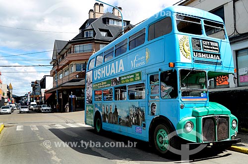  Assunto: Ônibus turístico da cidade de Ushuaia / Local: Ushuaia - Província Terra do Fogo - Argentina - América do Sul / Data: 01/2012 