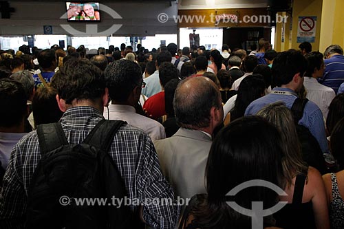  Assunto: Passageiros na Estação Hidroviária da Praça XV - que faz a travessia entre Rio de Janeiro e Niterói / Local: Centro - Rio de Janeiro (RJ) - Brasil / Data: 11/2013 