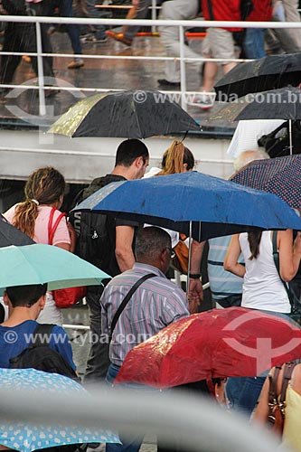  Assunto: Passageiros na Estação Hidroviária da Praça XV - que faz a travessia entre Rio de Janeiro e Niterói / Local: Centro - Rio de Janeiro (RJ) - Brasil / Data: 11/2013 