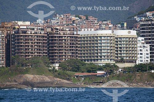  Assunto: Hotel Sofitel Rio de Janeiro com a favela do Cantagalo ao fundo / Local: Copacabana - Rio de Janeiro (RJ) - Brasil / Data: 11/2013 