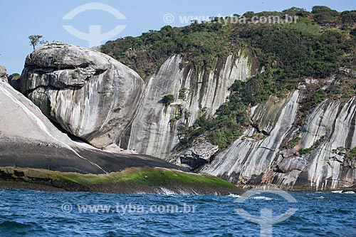  Assunto: Detalhe da Ilha Filhote da Cagarra - parte do Monumento Natural das Ilhas Cagarras / Local: Rio de Janeiro (RJ) - Brasil / Data: 11/2013 