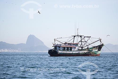  Assunto: Barco de pesca com o Pão de Açúcar ao fundo / Local: Rio de Janeiro (RJ) - Brasil / Data: 11/2013 