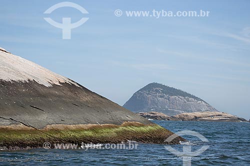 Assunto: Ilha Comprida com Ilha Redonda ao fundo - parte do Monumento Natural das Ilhas Cagarras / Local: Rio de Janeiro (RJ) - Brasil / Data: 11/2013 