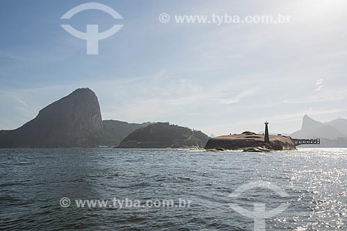  Assunto: Forte Tamandaré da Laje (1555) na Baía de Guanabara com o Pão de Açúcar ao fundo / Local: Rio de Janeiro (RJ) - Brasil / Data: 11/2013 
