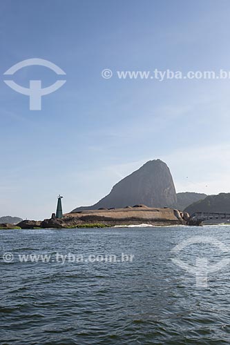  Assunto: Forte Tamandaré da Laje (1555) na Baía de Guanabara com o Pão de Açúcar ao fundo / Local: Rio de Janeiro (RJ) - Brasil / Data: 11/2013 