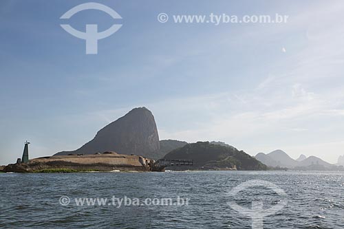  Assunto: Forte Tamandaré da Laje (1555) na Baía de Guanabara com o Pão de Açúcar ao fundo / Local: Rio de Janeiro (RJ) - Brasil / Data: 11/2013 