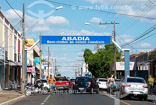  Assunto: Faixa de bem-vindos ao comércio na Rua Prudente de Moraes / Local: Abadia - Uberaba - Minas Gerais (MG) - Brasil / Data: 10/2013 
