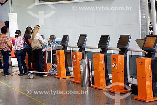  Assunto: Terminais de auto-atendimento no Aeroporto Internacional Juscelino Kubitschek (1957) / Local: Brasília - Distrito Federal (DF) - Brasil / Data: 09/2013  