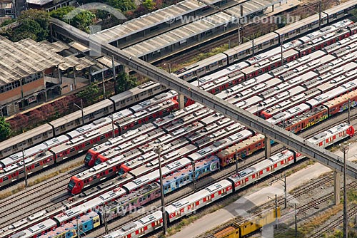  Assunto: Vista aérea de passarela e pátio de manutenção da CPTM na Estação Presidente Altino / Local: Osasco - São Paulo (SP) - Brasil / Data: 06/2013 