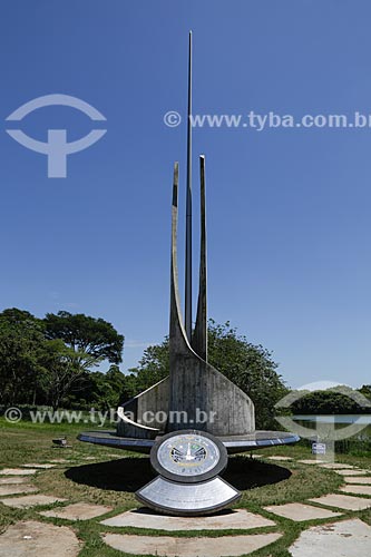  Monumento em homenagem aos mortos na explosão da base aérea de Alcântara no Memorial Aeroespacial Brasileiro - MAB  - São José dos Campos - São Paulo - Brasil