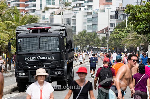  Assunto: Caminhão da Polícia Militar na Avenida Vieira Souto - reforço no policiamento devido aos arrastões / Local: Ipanema - Rio de Janeiro (RJ) - Brasil / Data: 11/2013 