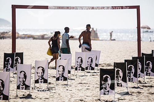  Assunto: Homenagem à Nelson Mandela na Praia de Copacabana realizada pela ONG Rio de Paz / Local: Copacabana - Rio de Janeiro (RJ) - Brasil / Data: 11/2013 