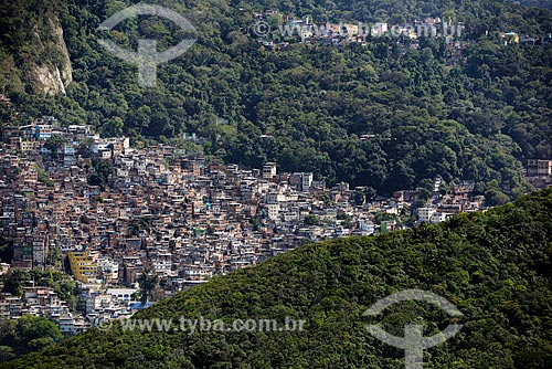  Assunto: Vista de edifícios residenciais com a Favela da Rocinha ao fundo / Local: São Conrado - Rio de Janeiro (RJ) - Brasil / Data: 11/2013 