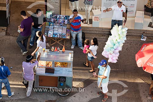  Assunto: Vendedores ambulantes trabalhando na Avenida Sete de Setembro / Local: Porto Velho - Rondônia (RO) - Brasil / Data: 11/2013 