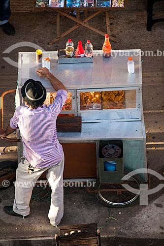  Assunto: Vendedor ambulante trabalhando na Avenida Sete de Setembro / Local: Porto Velho - Rondônia (RO) - Brasil / Data: 11/2013 