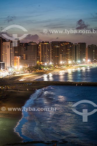  Assunto: Vista noturna da orla de Fortaleza com o espigão da Praia de Iracema / Local: Fortaleza - Ceará (CE) - Brasil / Data: 11/2013 
