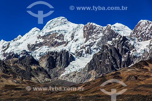  Assunto: Vista dos picos nevados / Local: Peru - América do Sul / Data: 07/2012 