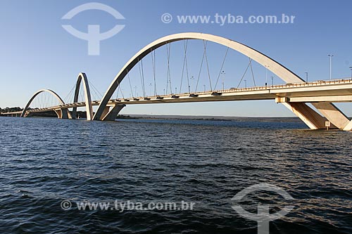  Assunto: Vista geral da Ponte Juscelino Kubitschek (2002) / Local: Brasília - Distrito Federal (DF) - Brasil / Data: 08/2013 