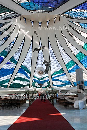  Assunto: Interior da Catedral Metropolitana de Nossa Senhora Aparecida (1958) - também conhecida como Catedral de Brasília / Local: Brasília - Distrito Federal (DF) - Brasil / Data: 08/2013 