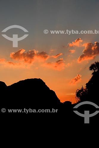  Assunto: Pôr do sol no Morro da Babilônia / Local: Urca - Rio de Janeiro (RJ) - Brasil / Data: 01/2014 