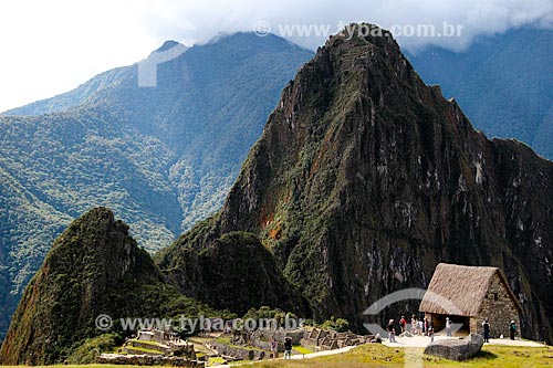  Assunto: Vista geral das ruínas de Machu Picchu a partir do terraço da Rocha Cerimonial / Local: Peru - América do Sul / Data: 06/2012 