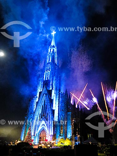  Assunto: Show de luzes na Paróquia de Nossa Senhora de Lourdes - também conhecida como Catedral de Pedra / Local: Canela - Rio Grande do Sul (RS) - Brasil / Data: 12/2013 