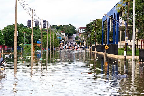  Assunto: Rua do centro de Porto Velho alagada devido à cheia do Rio Madeira / Local: Porto Velho - Rondônia (RO) - Brasil / Data: 02/2014 