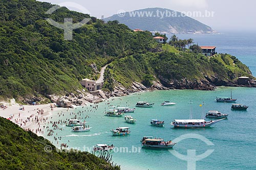  Assunto: Barcos e banhistas na Prainha do Pontal do Atalaia / Local: Arraial do Cabo - Rio de Janeiro (RJ) - Brasil / Data: 01/2014 