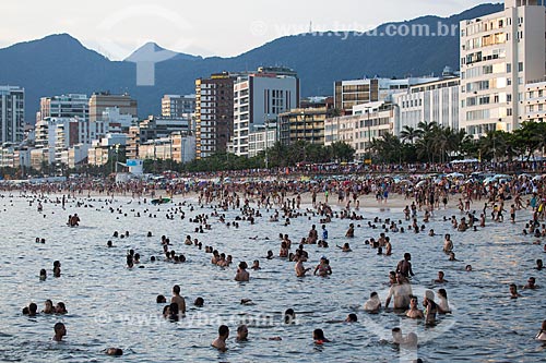  Assunto: Banho de mar na Praia do Arpoador / Local: Ipanema - Rio de Janeiro (RJ) - Brasil / Data: 01/2014 
