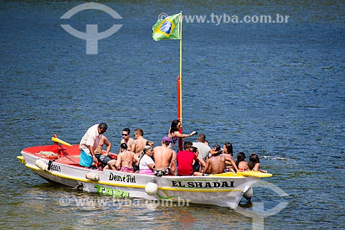  Assunto: Passeio de barco na Praia do Forno / Local: Arraial do Cabo - Rio de Janeiro (RJ) - Brasil / Data: 01/2014 