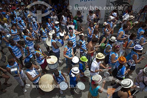  Assunto: Bateria do bloco de carnaval de rua Cardosão de Laranjeiras / Local: Laranjeiras - Rio de Janeiro (RJ) - Brasil / Data: 02/2012 