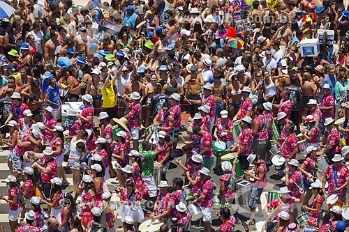  Assunto: Bateria do bloco de carnaval de rua Me esquece / Local: Leblon - Rio de Janeiro (RJ) - Brasil / Data: 02/2012 