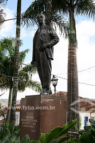  Assunto: Estátua do Presidente Juscelino Kubistchek localizado na Praça Juscelino Kubistchek / Local: Diamantina - Minas Gerais (MG) - Brasil / Data: 12/2007 