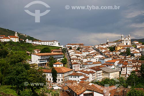  Assunto: Vista do Grande Hotel de Ouro Preto à esquerda e Igreja Nossa Senhora do Carmo ao fundo / Local: Ouro Preto - Minas Gerais - Brasil / Data: 12/2007 