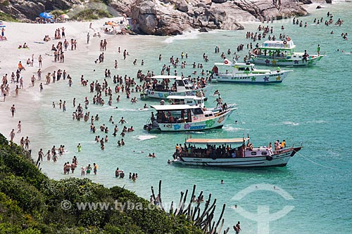  Assunto: Barcos e banhistas na Prainha do Pontal do Atalaia / Local: Arraial do Cabo - Rio de Janeiro (RJ) - Brasil / Data: 01/2014 